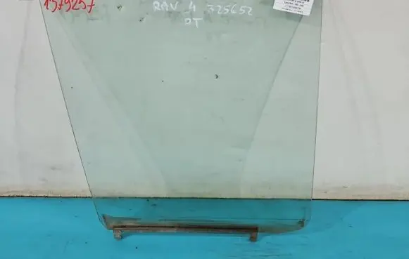 Toyota RAV 4 (XA10) Rear door window glass IMPRK1379257