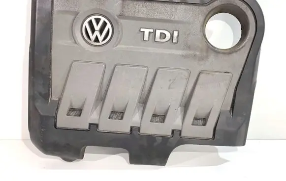 Volkswagen Golf VI Engine cover (trim) 03L103925R