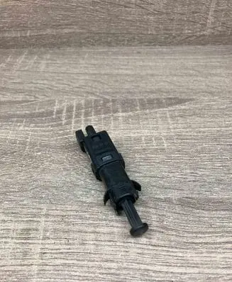 Volvo S40, V40 Brake pedal sensor switch 9146505