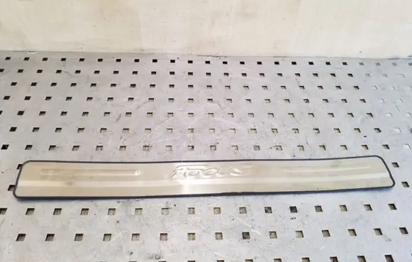Front sill trim cover