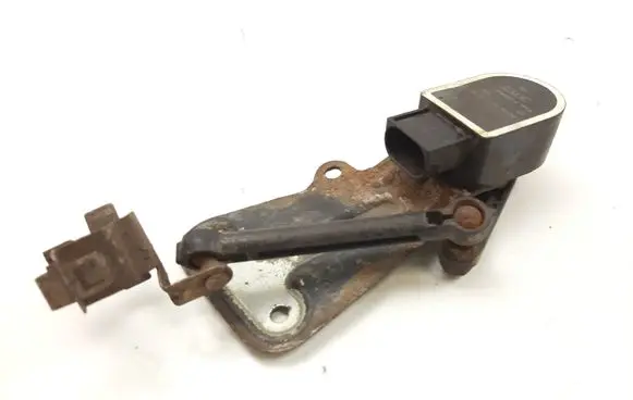 Headlight/headlamp level sensor