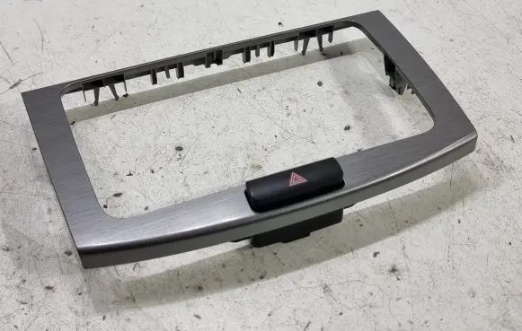 Volkswagen PASSAT B7 Radio/GPS head unit trim 3AA858069