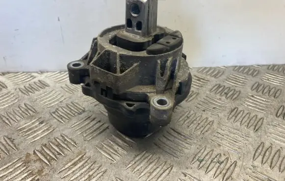 BMW 4 F36 Gran coupe Engine mount bracket 6799104 679910404