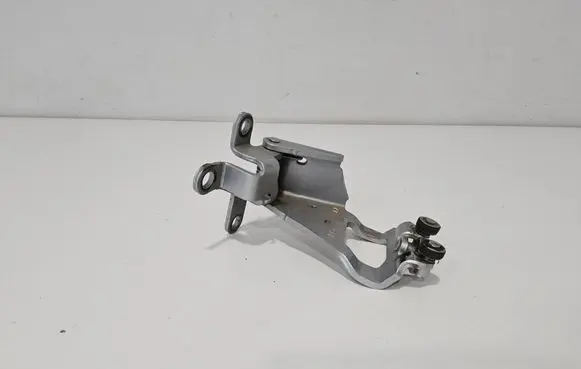 Toyota Sienna XL40 IV Sliding door middle roller runner 6839008050