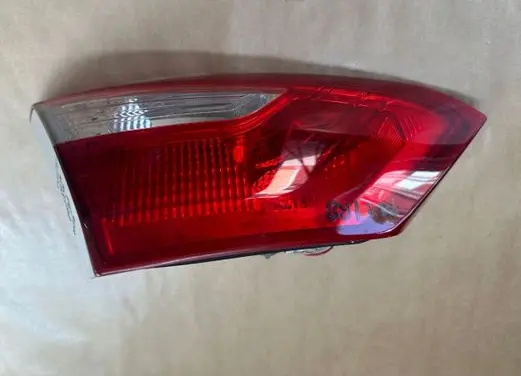 Ford Focus Tailgate rear/tail lights 13A603