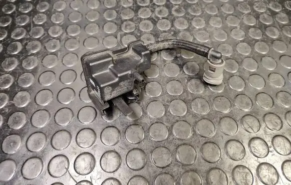 Vacuum air tank