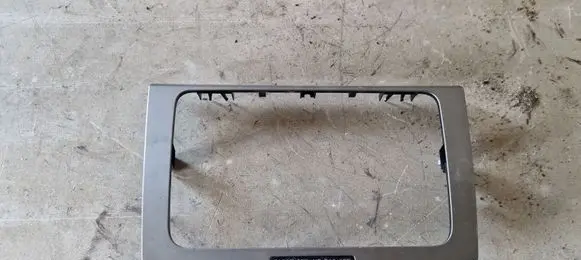 Volkswagen PASSAT B6 Radio/GPS head unit trim 3C0858069M