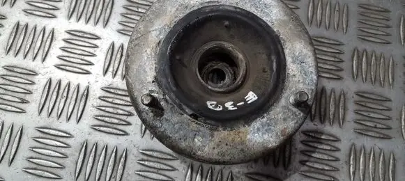 BMW 5 E39 Coil spring mount 