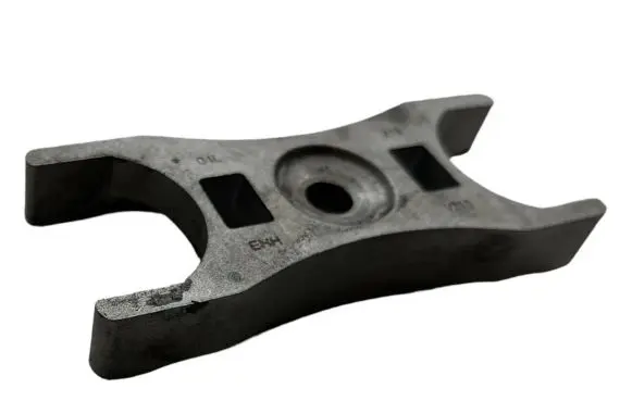 Volkswagen Touran III Fuel Injector clamp holder 04L215