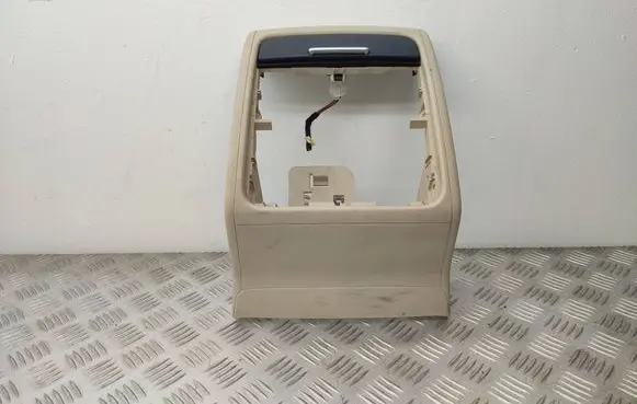 Volkswagen Touareg II Other center console (tunnel) element 7P6864299