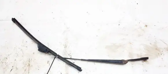Volkswagen Golf IV Front wiper blade arm 1j1955409a
