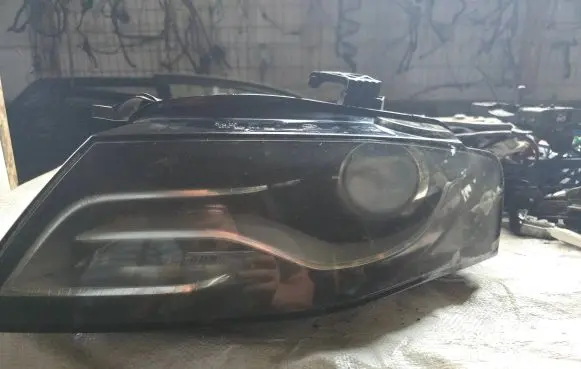 Audi A4 S4 B8 8K Headlight/headlamp 8K0941004T