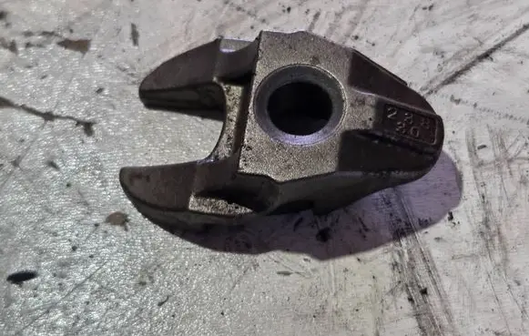 Ford Grand C-MAX Fuel Injector clamp holder 23832