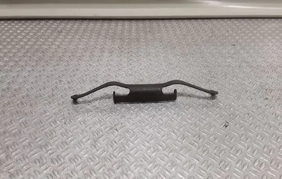 Volkswagen Transporter - Caravelle T5 Front brake pad spring 