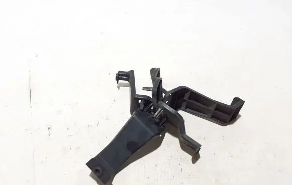 Renault Austral Rear bumper mounting bracket