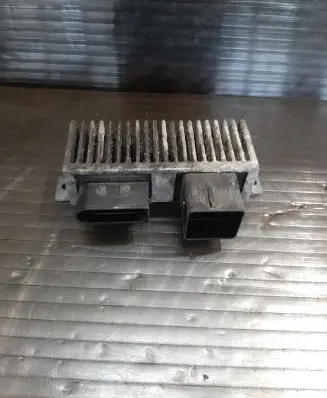 Nissan Juke I F15 Glow plug pre-heat relay 271206395R