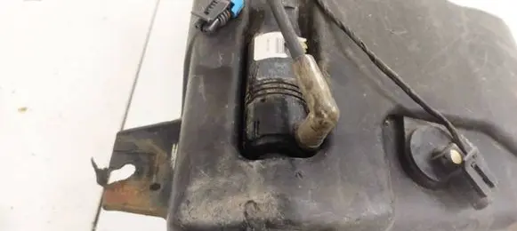 Cadillac CTS Windscreen/windshield washer pump