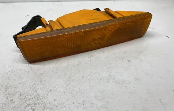 Ford Sierra Front indicator light 83BG13368AA