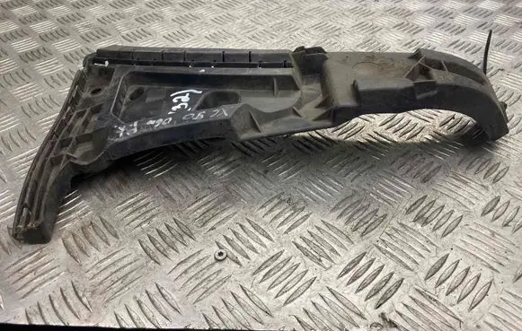 Volvo XC90 Front bumper mounting bracket 30698128