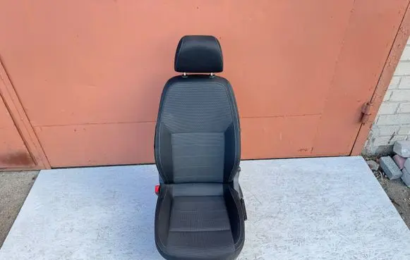 Skoda Rapid (NH) Front driver seat 6RA881105D 6RA881105