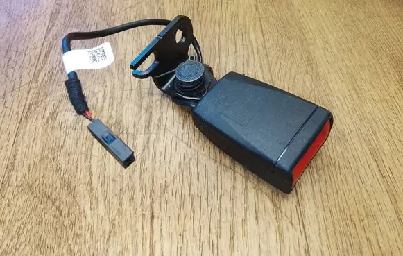 Porsche Macan (95B) Middle seatbelt buckle (rear) 95B857754A