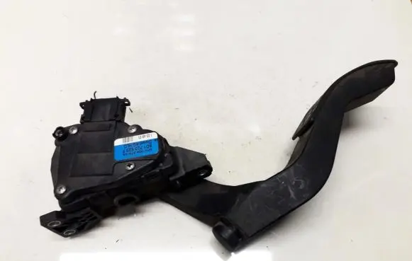 Volkswagen PASSAT B5.5 Accelerator throttle pedal 8d1723523n 6pv008376-02