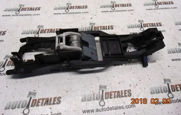 Mercedes-Benz E W211 Front door exterior handle/bracket 