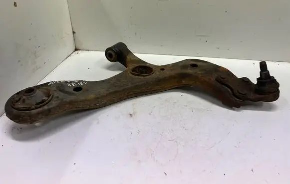 Toyota Avensis T250 Front lower control arm/wishbone
