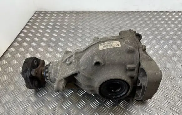 BMW 5 F10 F11 Rear differential 7630816