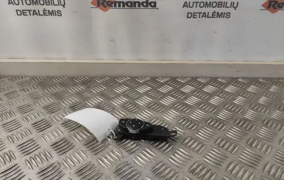 Mercedes-Benz E W211 Wing mirror switch 2118208310
