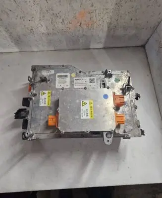 Voltage converter inverter