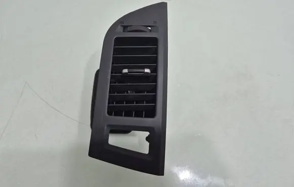 Mitsubishi Pajero Dash center air vent grill 8030A070