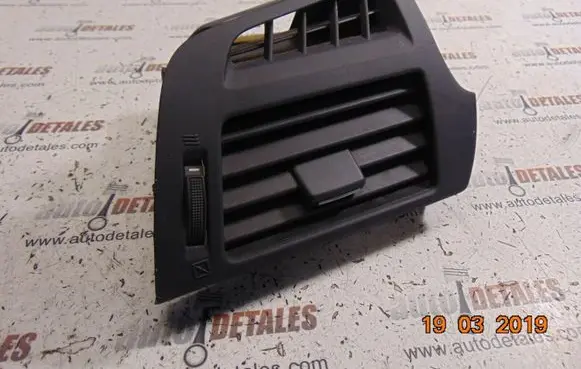 Toyota Verso Dashboard side air vent grill/cover trim 556500F030