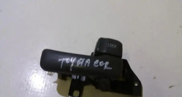 Toyota Camry Front door interior handle
