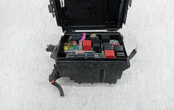 Opel Corsa D Fuse box set 13246915