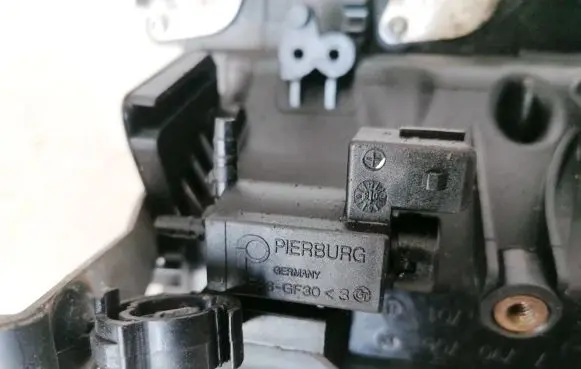 BMW 5 E60 E61 Turbo solenoid valve 70231800 7810831