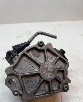 Ford Focus Vacuum pump 9684786780