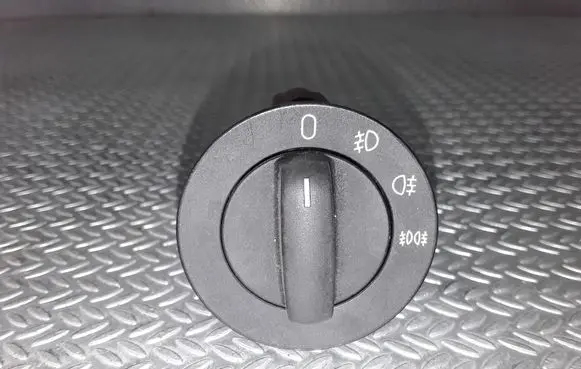 Fog light switch