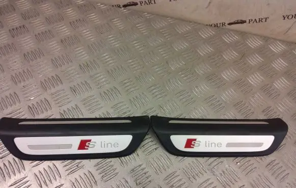 Audi Q3 8U Rear sill trim cover 800853376