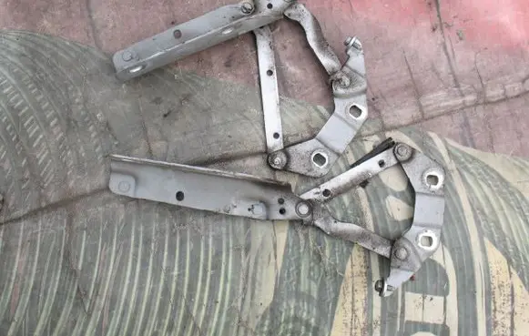 Ferrari 488 Pista Engine bonnet/hood hinges LRC798