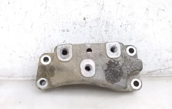 Seat Alhambra (Mk2) Gearbox mounting bracket 5N0199117