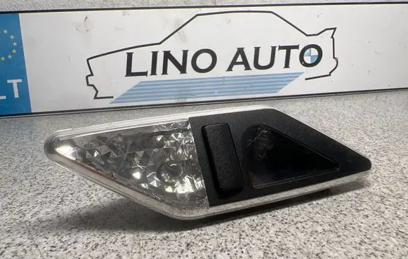 BMW 3 E46 Rear seat light 8375585