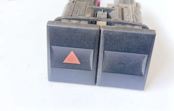 Ford Mondeo Mk III Hazard light switch 1S7T13A350BD