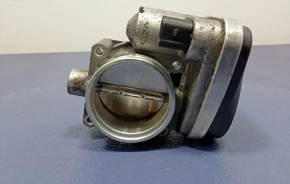 BMW X3 E83 Throttle body valve 1439580