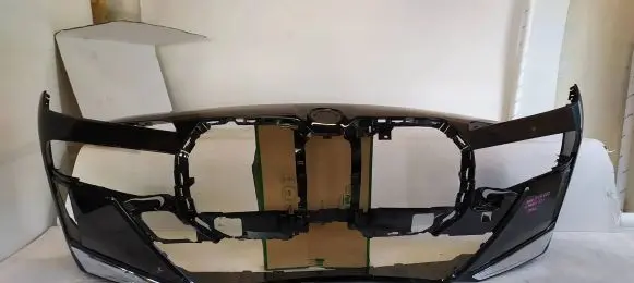 BMW 7 G70 Front bumper 8081544