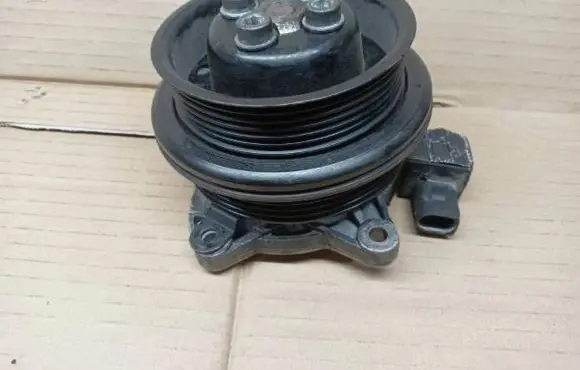 Volkswagen Golf VI Water pump