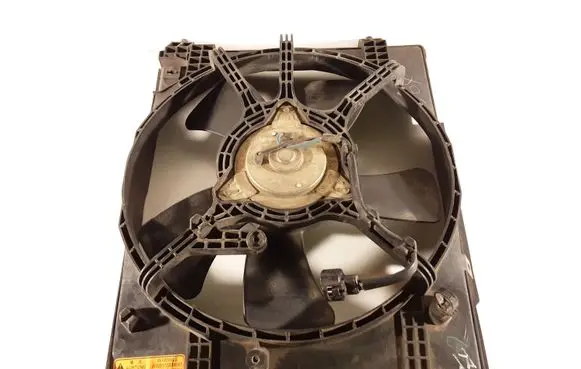Mitsubishi Outlander Radiator cooling fan shroud