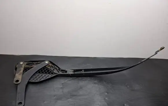 Lexus RX III Front wiper blade arm 