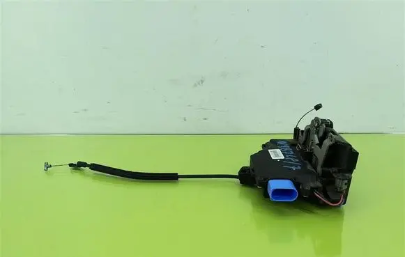 Skoda Roomster (5J) Front door lock 15A5J1837015A