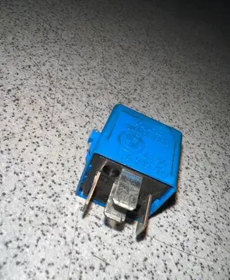 BMW 5 E39 Other relay 6915327